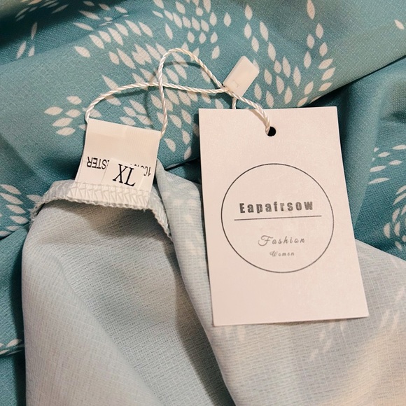 NWT Teal & White Womenβs Romper Shorts Jumpsuit Waist Wrap V Neck - Picture 6 of 7